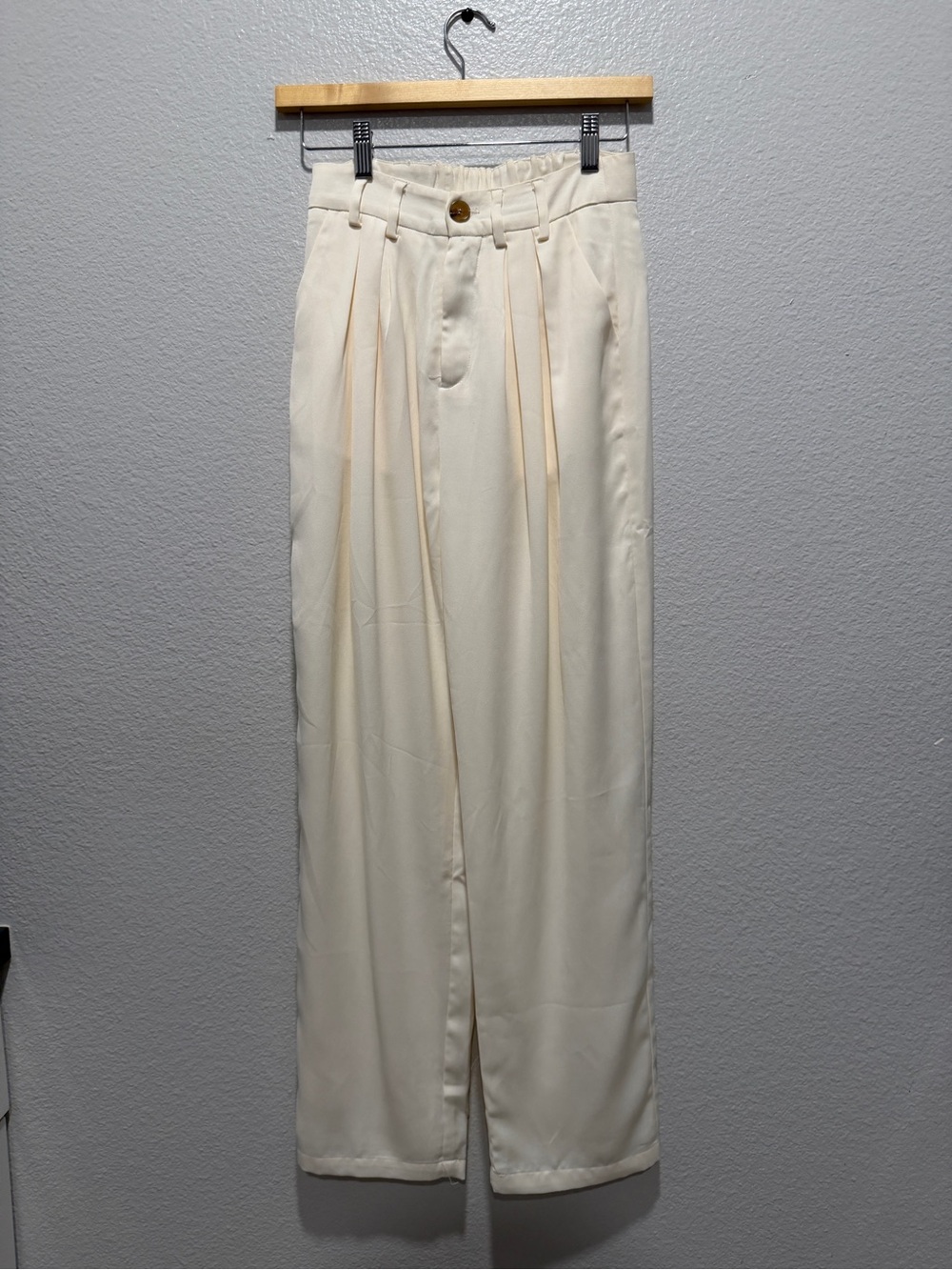 Cream trousers from lulus size XS